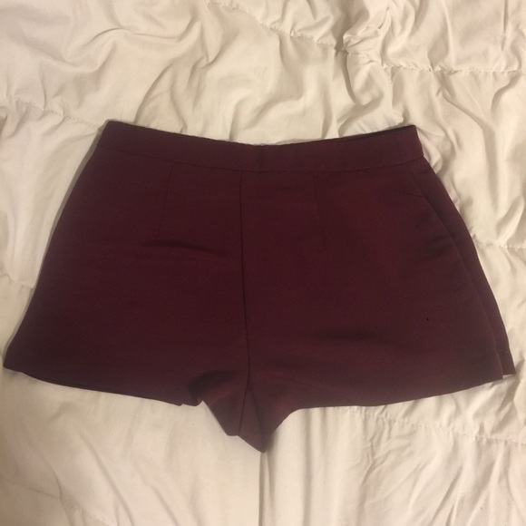 Burgundy dress shorts. Size Large - Picture 2 of 3